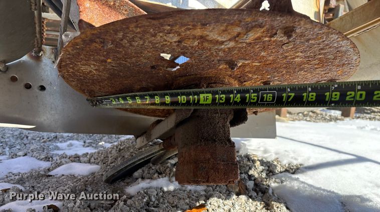 image for item FG0055 (6) spreader beds and (5) snow plows 