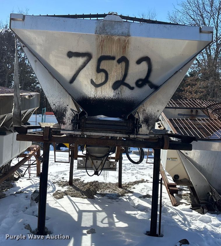 image for item FG0055 (6) spreader beds and (5) snow plows 