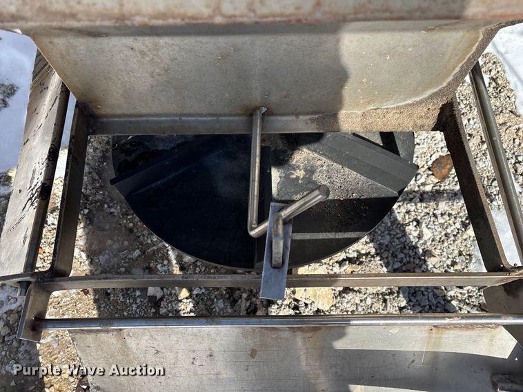 image for item FG0055 (6) spreader beds and (5) snow plows 