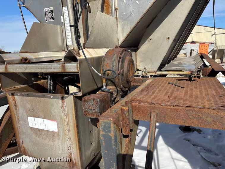 image for item FG0055 (6) spreader beds and (5) snow plows 