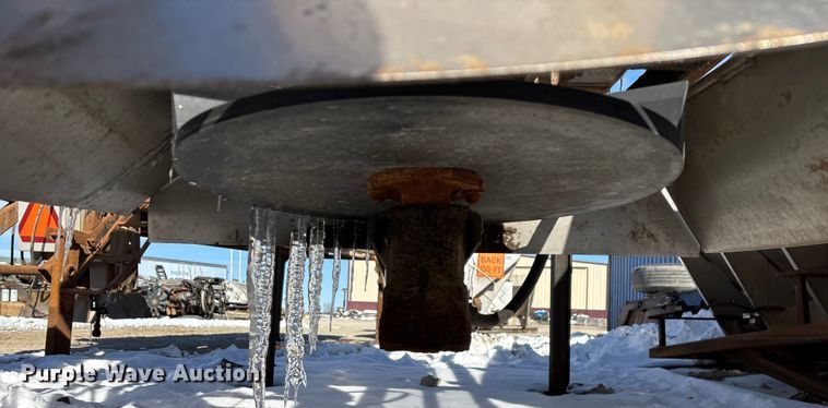 image for item FG0055 (6) spreader beds and (5) snow plows 