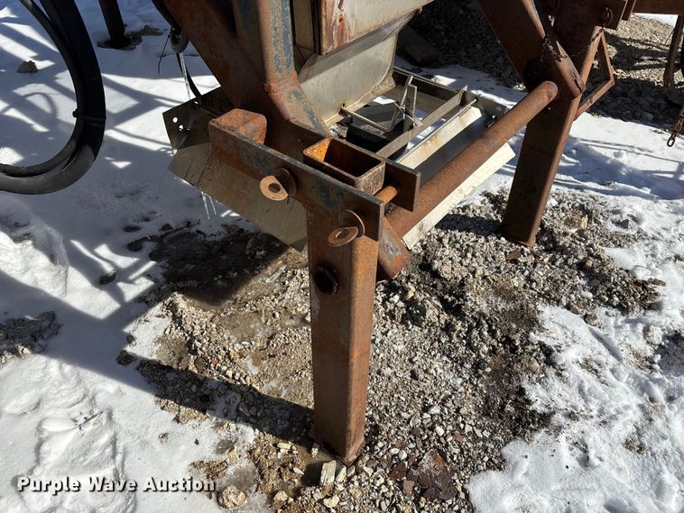 image for item FG0055 (6) spreader beds and (5) snow plows 