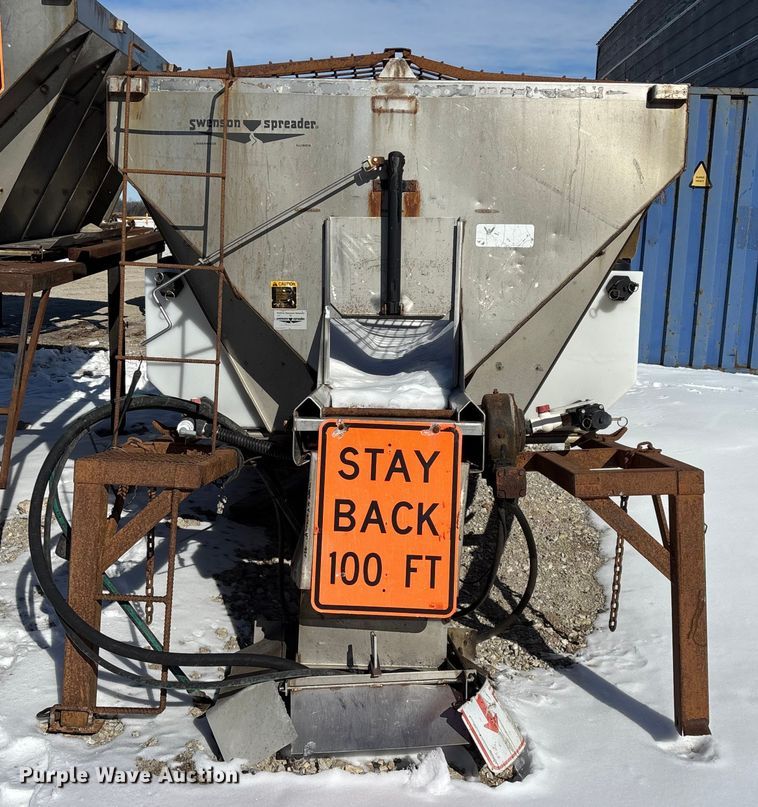 image for item FG0055 (6) spreader beds and (5) snow plows 