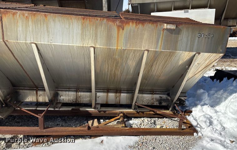 image for item FG0055 (6) spreader beds and (5) snow plows 