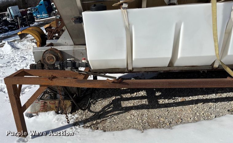 image for item FG0055 (6) spreader beds and (5) snow plows 