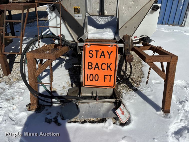 image for item FG0055 (6) spreader beds and (5) snow plows 