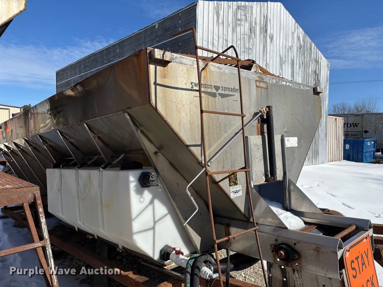 image for item FG0055 (6) spreader beds and (5) snow plows 