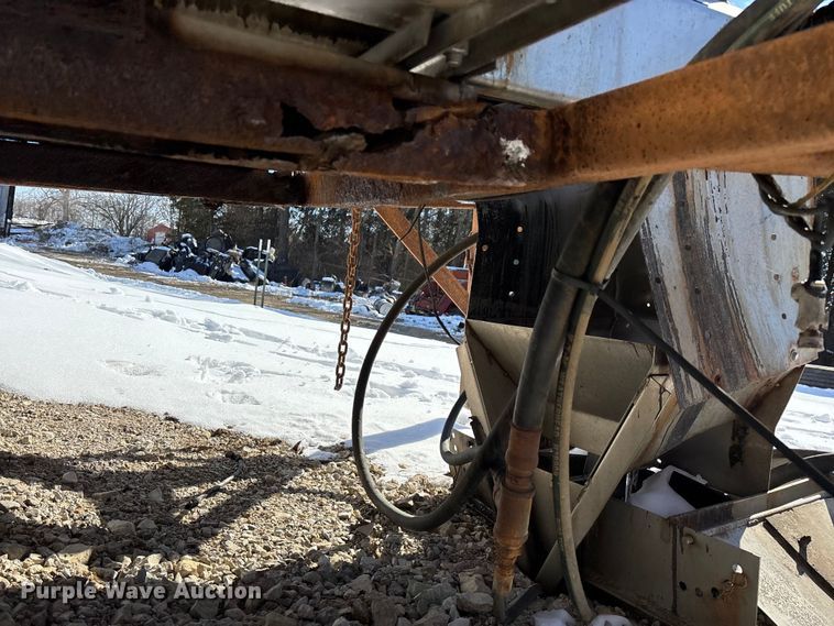 image for item FG0055 (6) spreader beds and (5) snow plows 