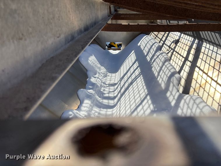 image for item FG0055 (6) spreader beds and (5) snow plows 