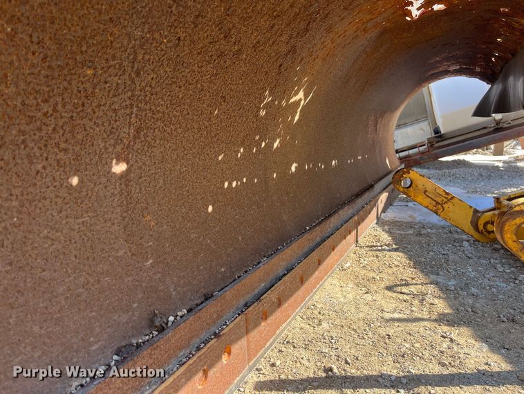 image for item FG0055 (6) spreader beds and (5) snow plows 