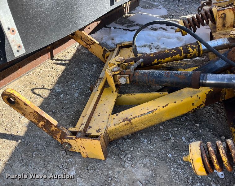 image for item FG0055 (6) spreader beds and (5) snow plows 