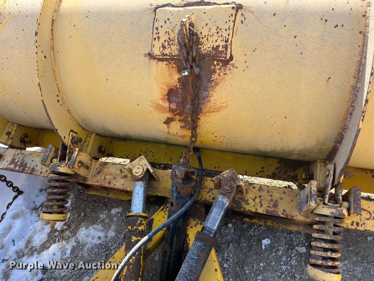 image for item FG0055 (6) spreader beds and (5) snow plows 