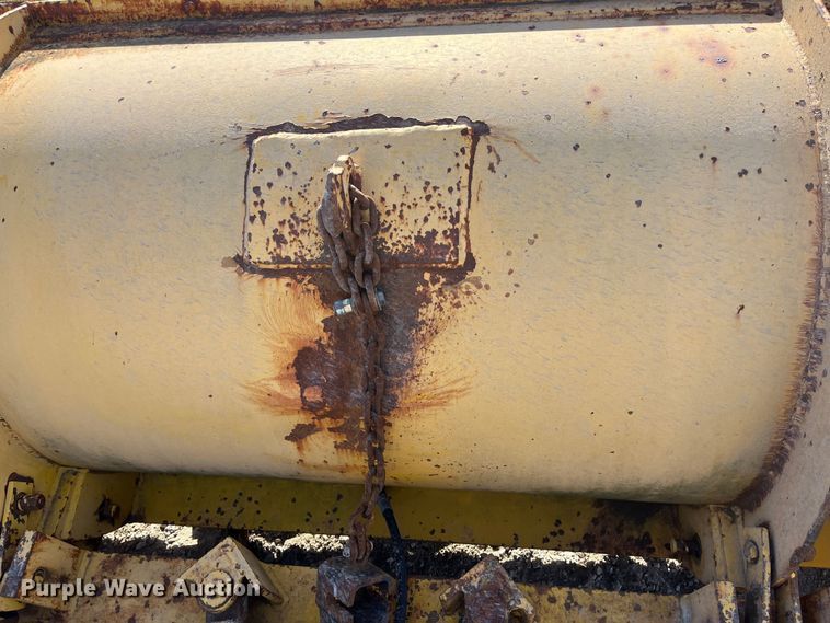 image for item FG0055 (6) spreader beds and (5) snow plows 