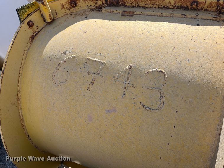 image for item FG0055 (6) spreader beds and (5) snow plows 