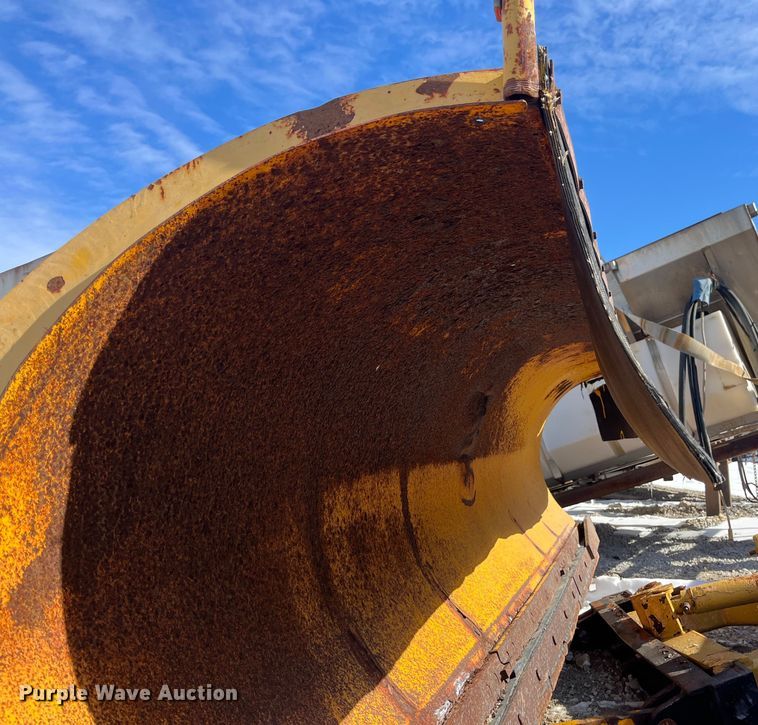 image for item FG0055 (6) spreader beds and (5) snow plows 