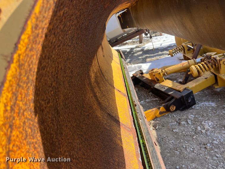 image for item FG0055 (6) spreader beds and (5) snow plows 