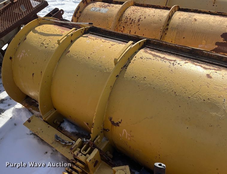 image for item FG0055 (6) spreader beds and (5) snow plows 