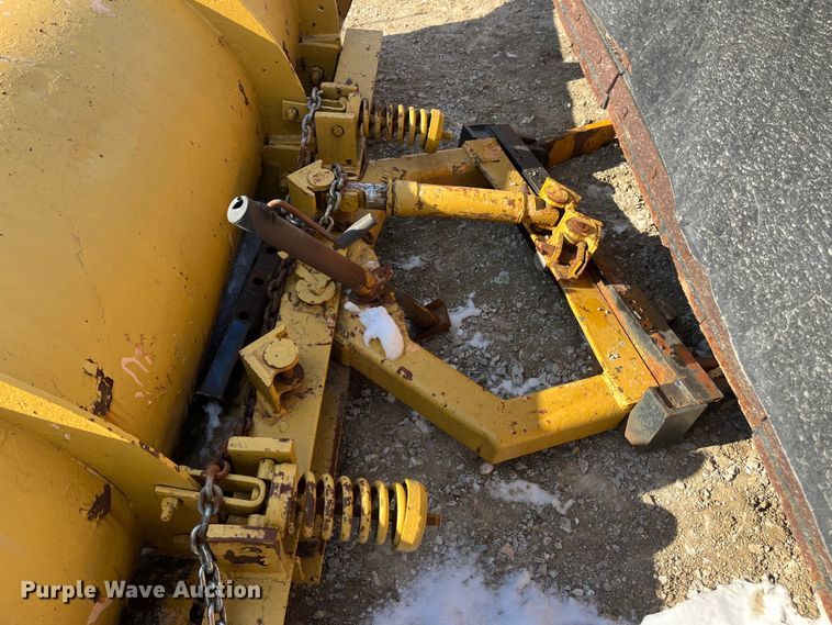 image for item FG0055 (6) spreader beds and (5) snow plows 