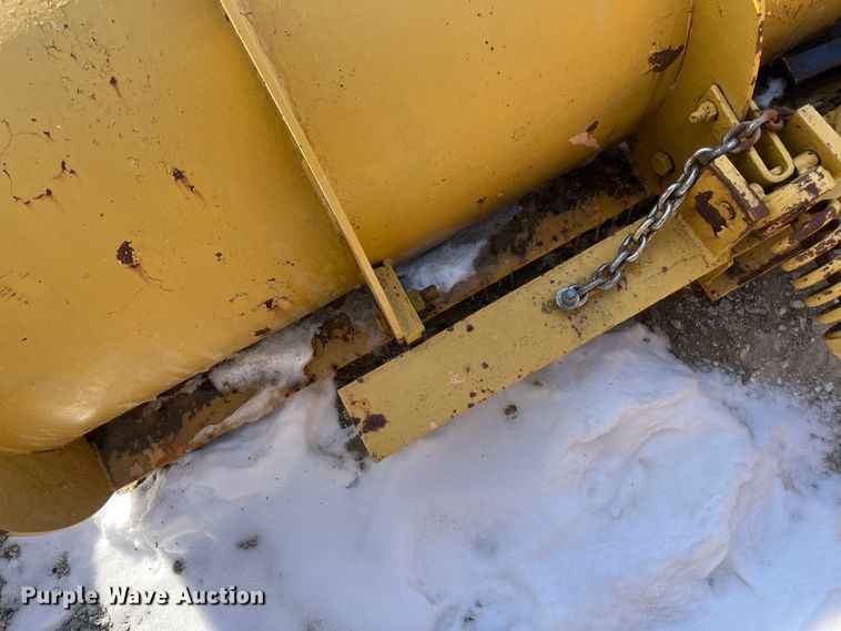 image for item FG0055 (6) spreader beds and (5) snow plows 