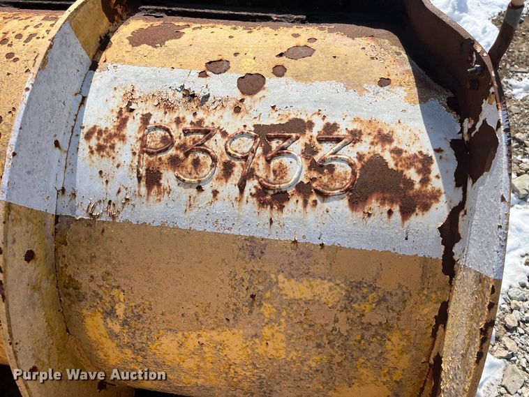 image for item FG0055 (6) spreader beds and (5) snow plows 