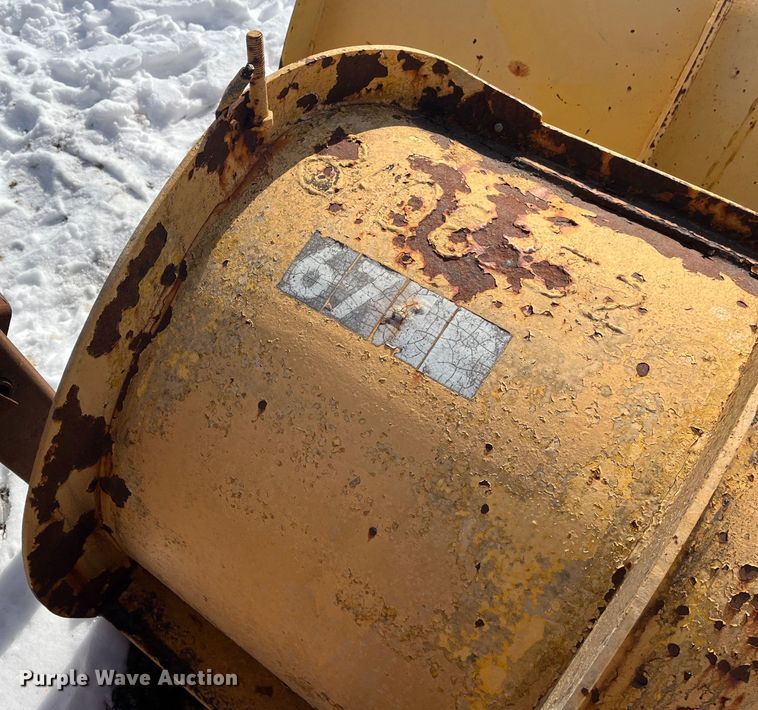 image for item FG0055 (6) spreader beds and (5) snow plows 