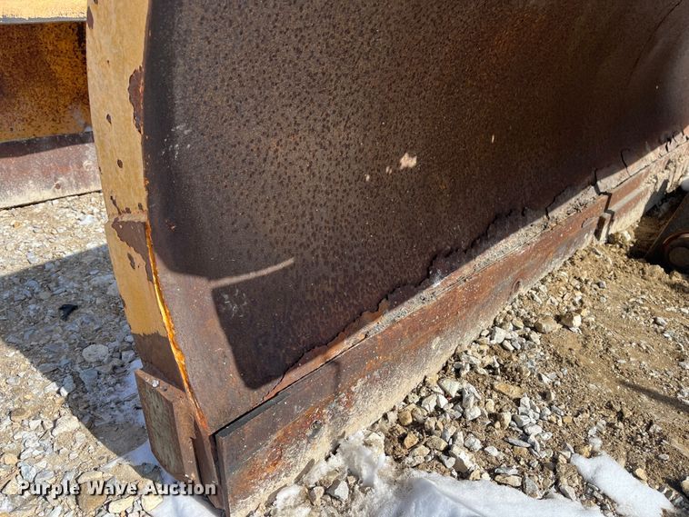 image for item FG0055 (6) spreader beds and (5) snow plows 