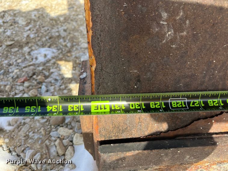 image for item FG0055 (6) spreader beds and (5) snow plows 