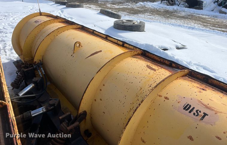 image for item FG0055 (6) spreader beds and (5) snow plows 