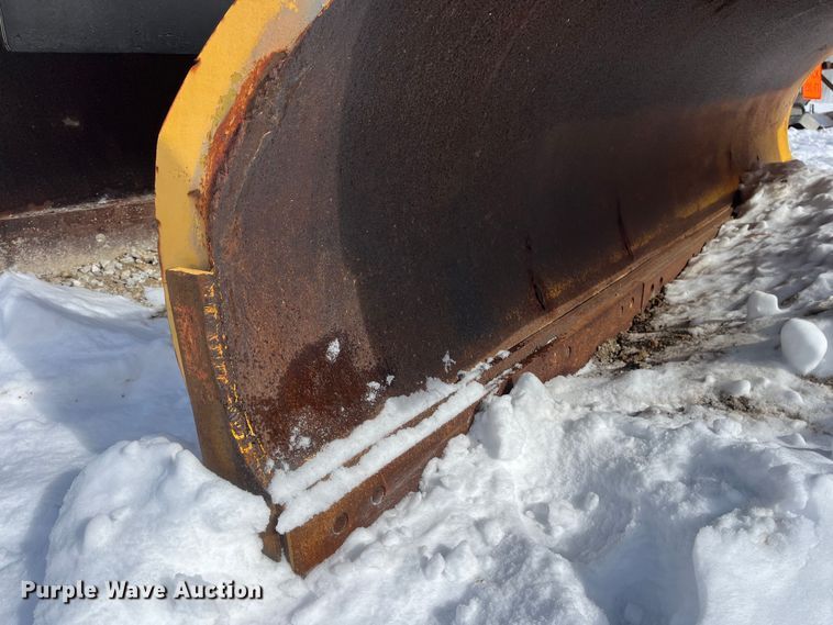 image for item FG0055 (6) spreader beds and (5) snow plows 