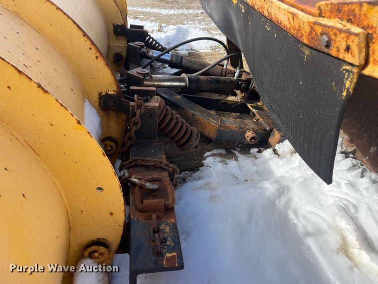 image for item FG0055 (6) spreader beds and (5) snow plows 