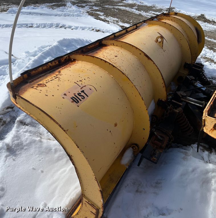 image for item FG0055 (6) spreader beds and (5) snow plows 