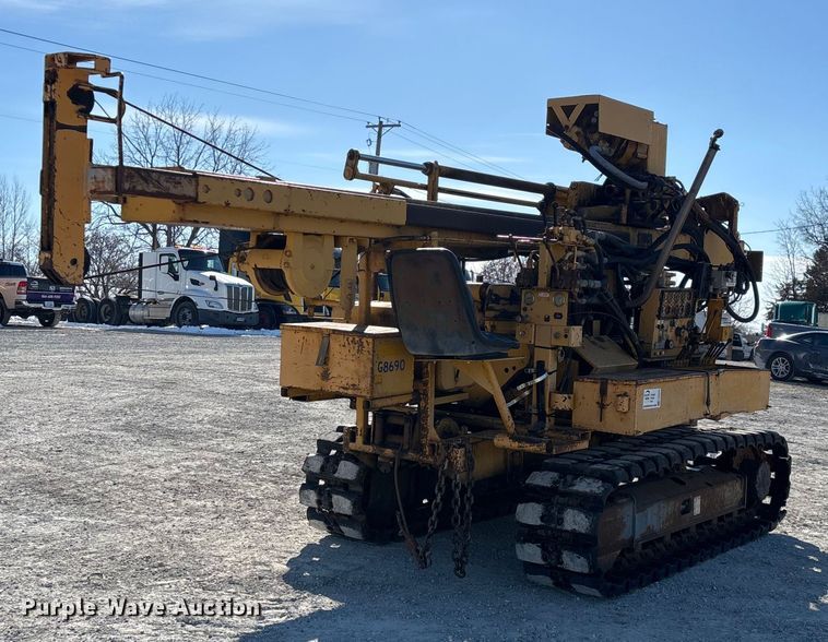 image for item FG0056 Simco 4000 TR-2 drilling rig