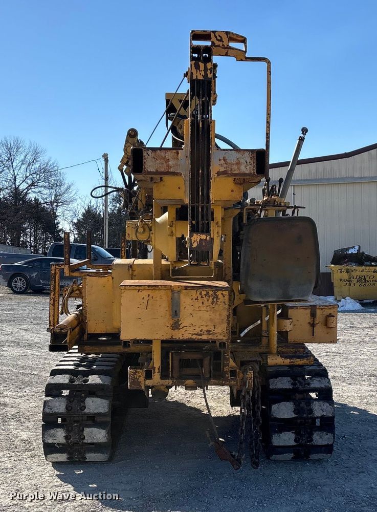 image for item FG0056 Simco 4000 TR-2 drilling rig