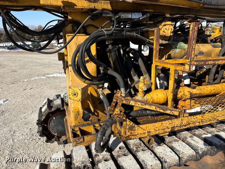 image for item FG0056 Simco 4000 TR-2 drilling rig