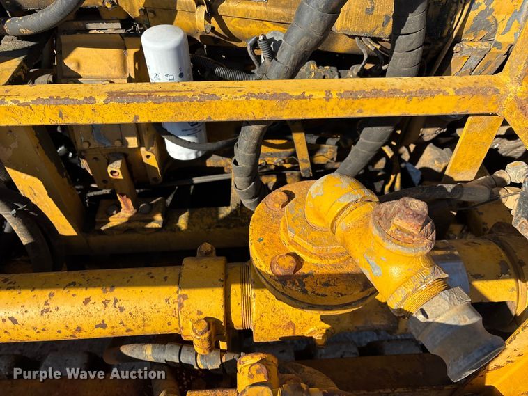 image for item FG0056 Simco 4000 TR-2 drilling rig