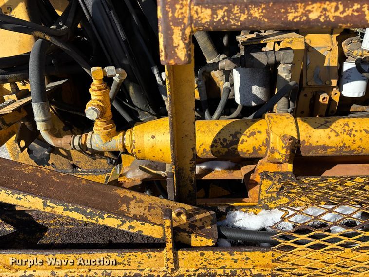 image for item FG0056 Simco 4000 TR-2 drilling rig