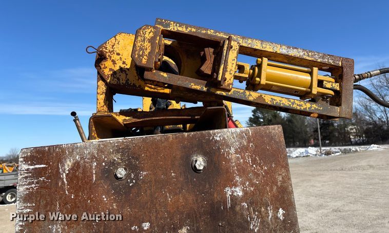 image for item FG0056 Simco 4000 TR-2 drilling rig