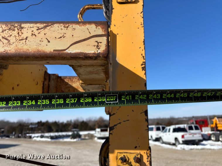 image for item FG0056 Simco 4000 TR-2 drilling rig