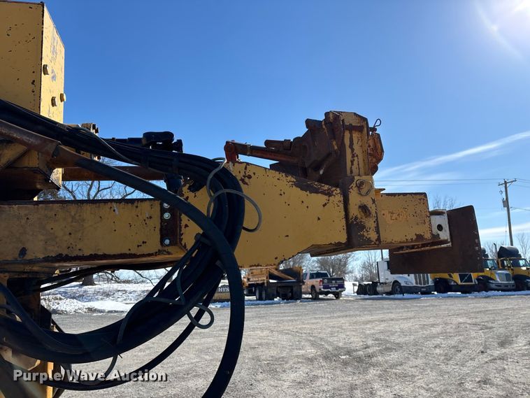 image for item FG0056 Simco 4000 TR-2 drilling rig