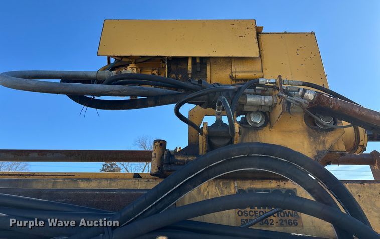 image for item FG0056 Simco 4000 TR-2 drilling rig