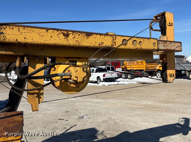 image for item FG0056 Simco 4000 TR-2 drilling rig