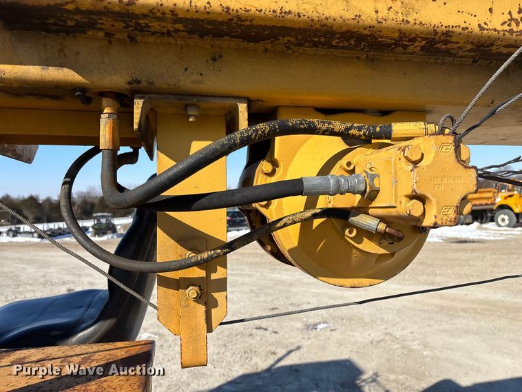 image for item FG0056 Simco 4000 TR-2 drilling rig