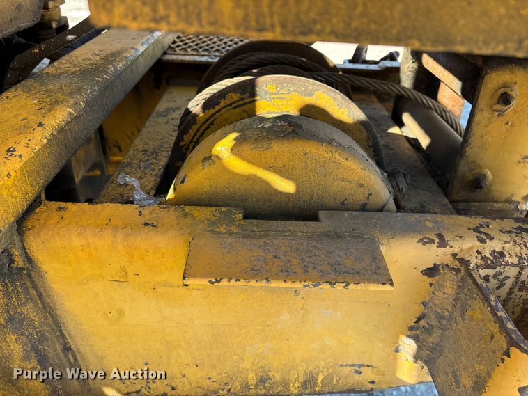 image for item FG0056 Simco 4000 TR-2 drilling rig