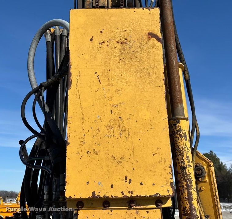 image for item FG0056 Simco 4000 TR-2 drilling rig