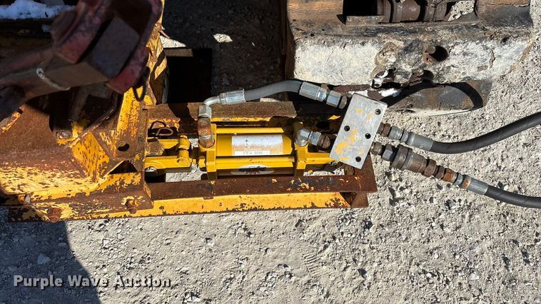 image for item FG0056 Simco 4000 TR-2 drilling rig