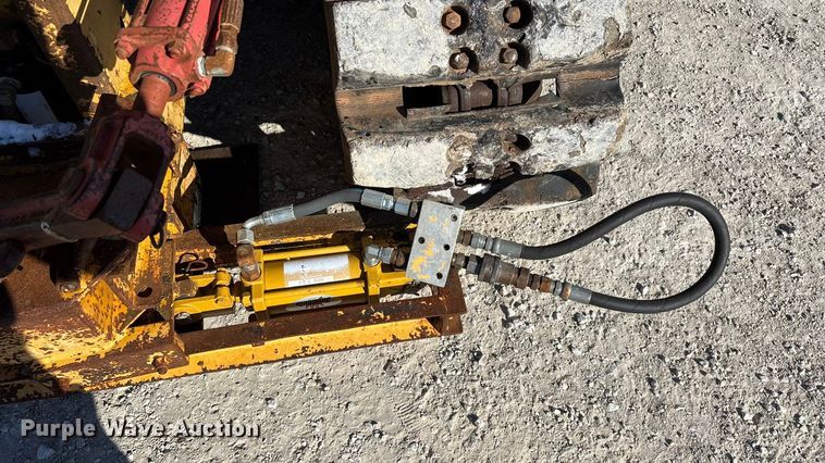 image for item FG0056 Simco 4000 TR-2 drilling rig