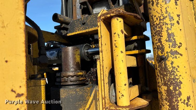 image for item FG0056 Simco 4000 TR-2 drilling rig