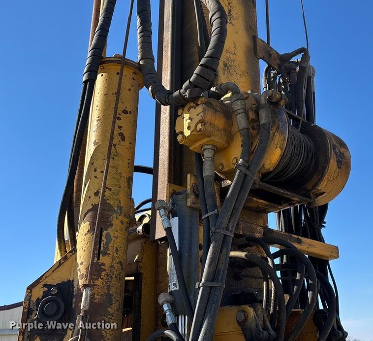 image for item FG0056 Simco 4000 TR-2 drilling rig