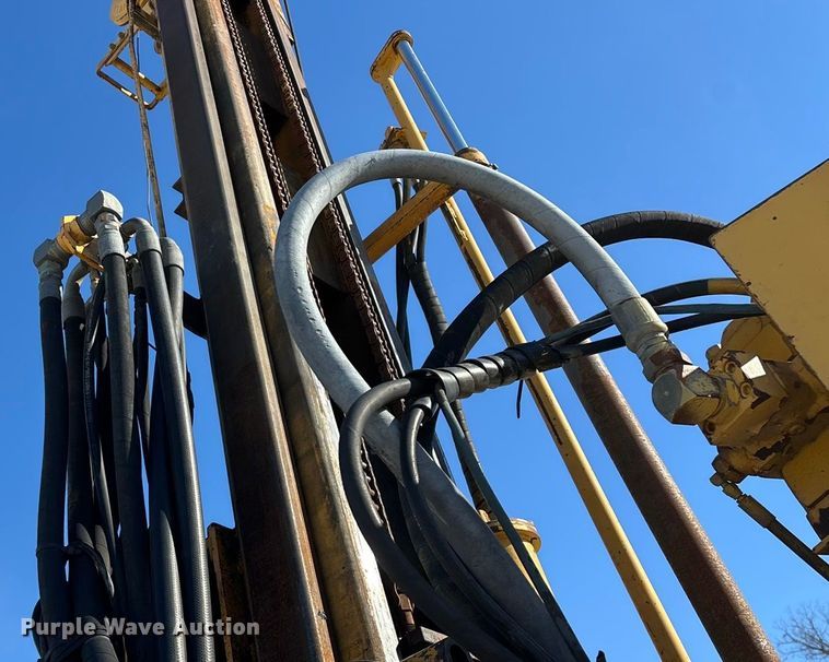 image for item FG0056 Simco 4000 TR-2 drilling rig