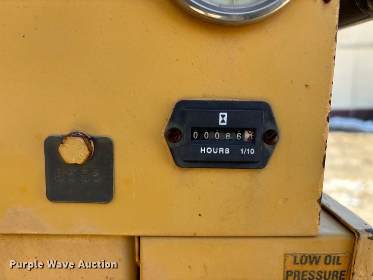 image for item FG0056 Simco 4000 TR-2 drilling rig